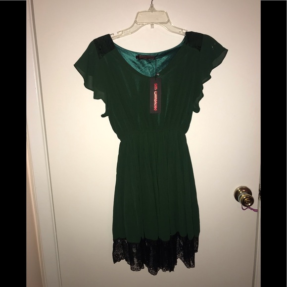 Dresses & Skirts - Forest green Lacey black trim babydoll dress 👗
